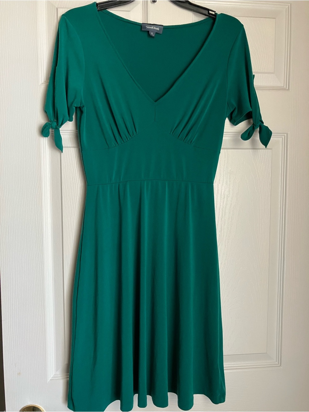 Modcloth Emerald Green V-Neck Tie Sleeve A-Line Dress